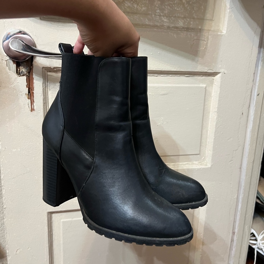 Heel boots